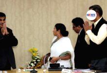 Mamata Banerjee calls on Union minister Nitin Gadkari